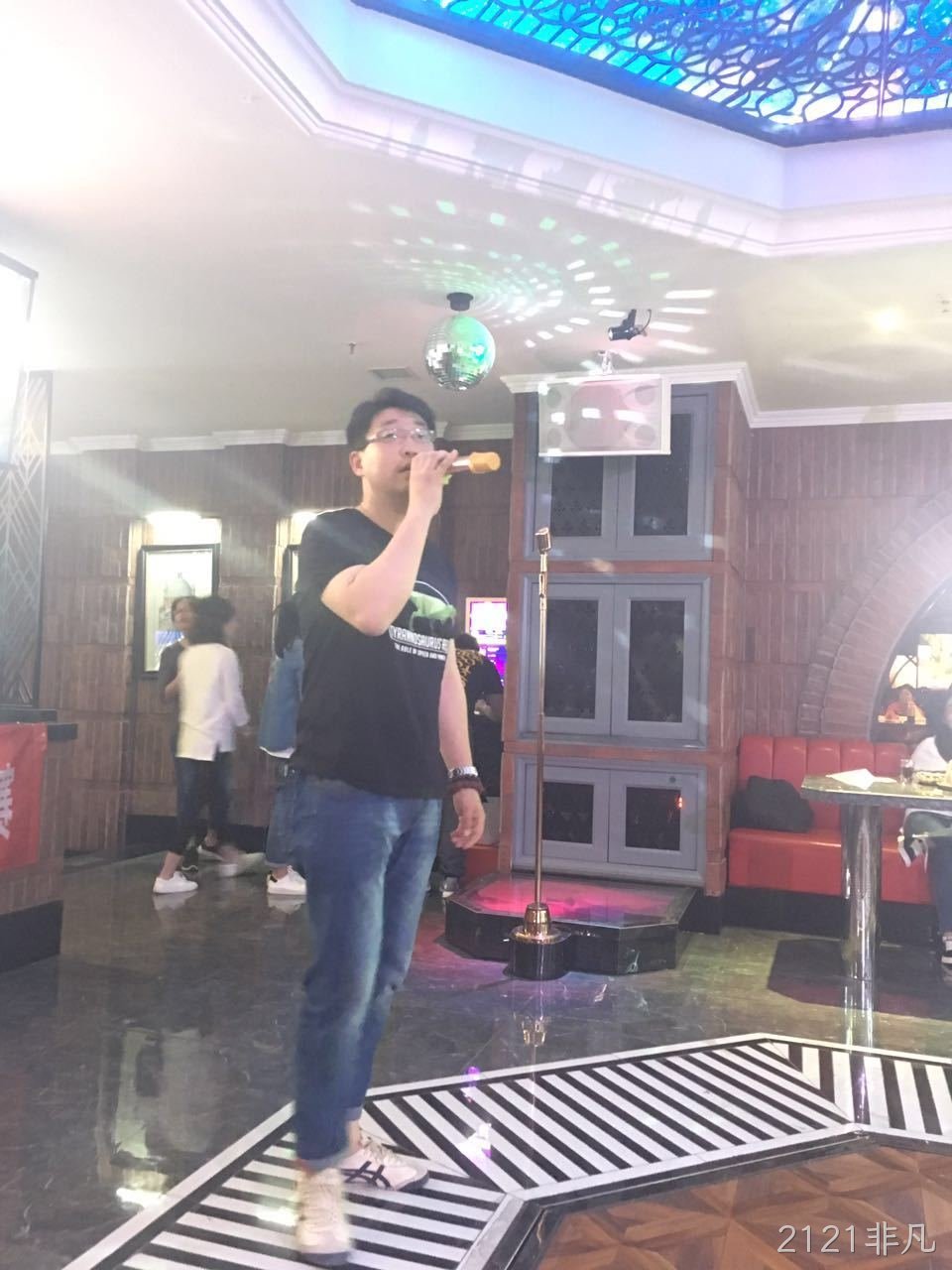 2121非凡公司举办第四届卡拉OK比赛